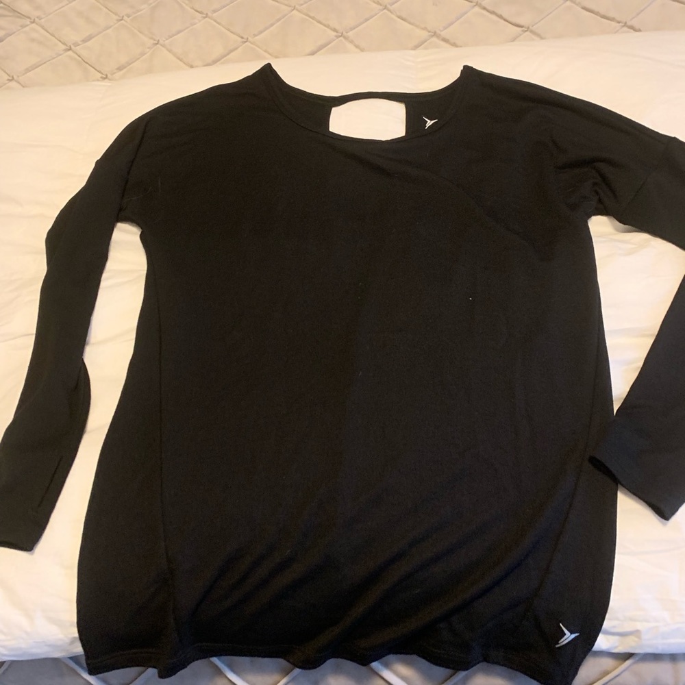 Black yoga top